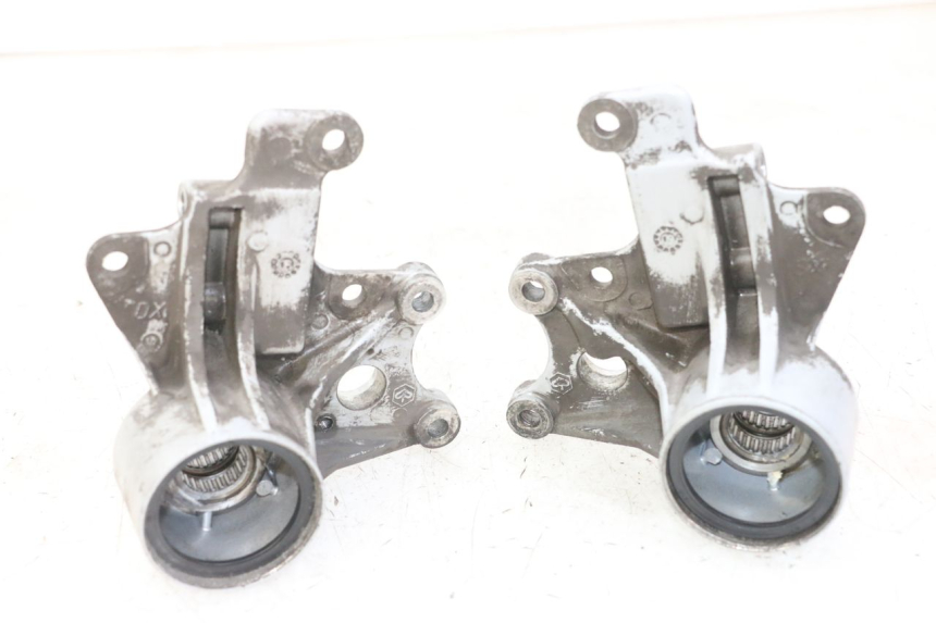 photo de FRONT CALIPER BRACKET PIAGGIO MP3 LT 400 (2007 - 2012)