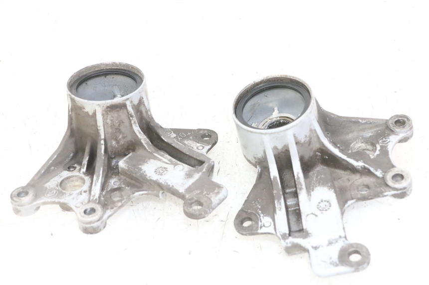 photo de FRONT CALIPER BRACKET PIAGGIO MP3 LT 400 (2007 - 2012)