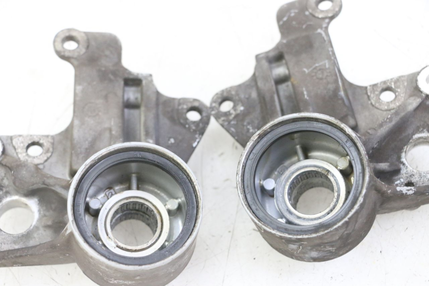 photo de FRONT CALIPER BRACKET PIAGGIO MP3 LT 300 (2010 - 2016)