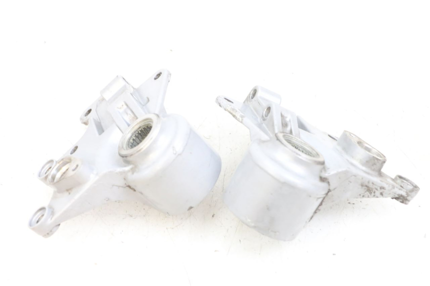 photo de FRONT CALIPER BRACKET PIAGGIO MP3 LT 400 (2007 - 2012) - Zoom on usage condition