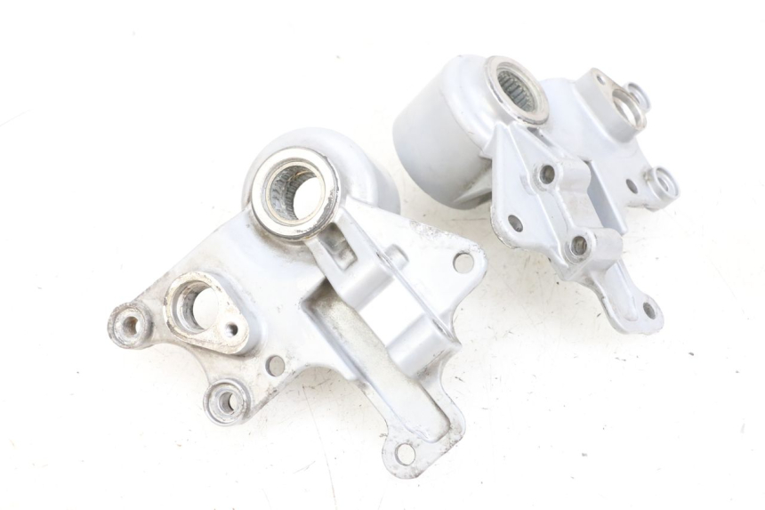 photo de FRONT CALIPER BRACKET PIAGGIO MP3 LT 400 (2007 - 2012) - Alternative perspective