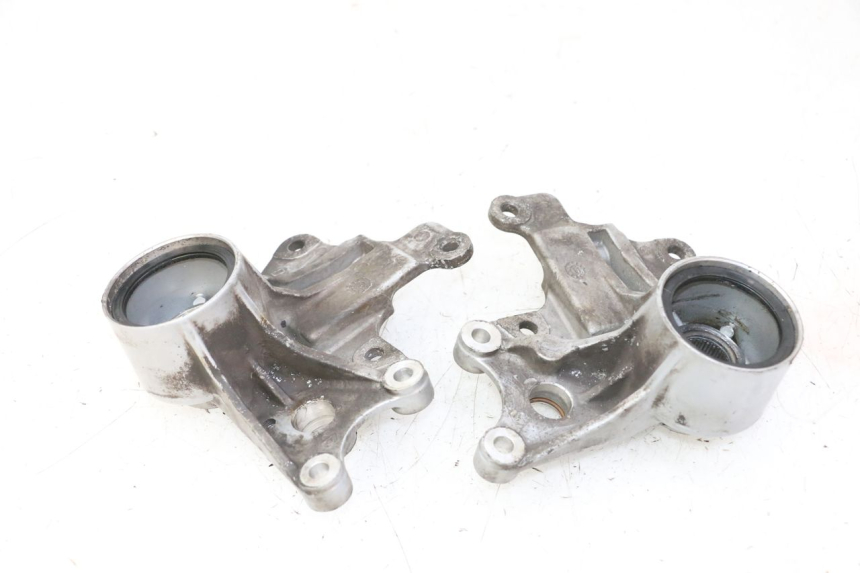 photo de FRONT CALIPER BRACKET PIAGGIO MP3 500 (2011 - 2015)
