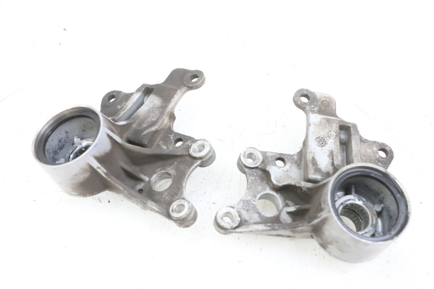 photo de FRONT CALIPER BRACKET PIAGGIO MP3 125 (2006 - 2014)