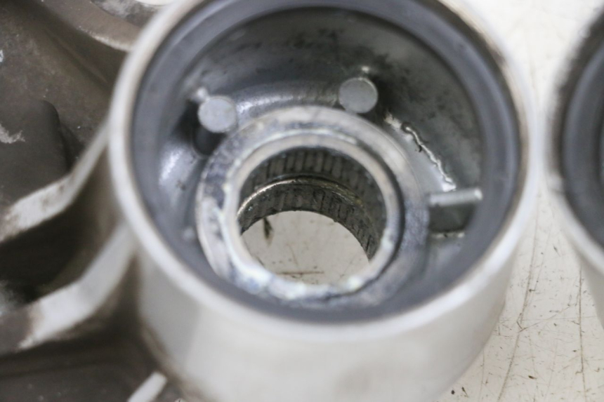 photo de FRONT CALIPER BRACKET PIAGGIO MP3 125 (2006 - 2014)