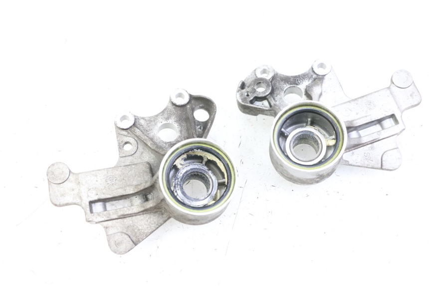 photo de FRONT CALIPER BRACKET PIAGGIO MP3 500 (2014 - 2016)
