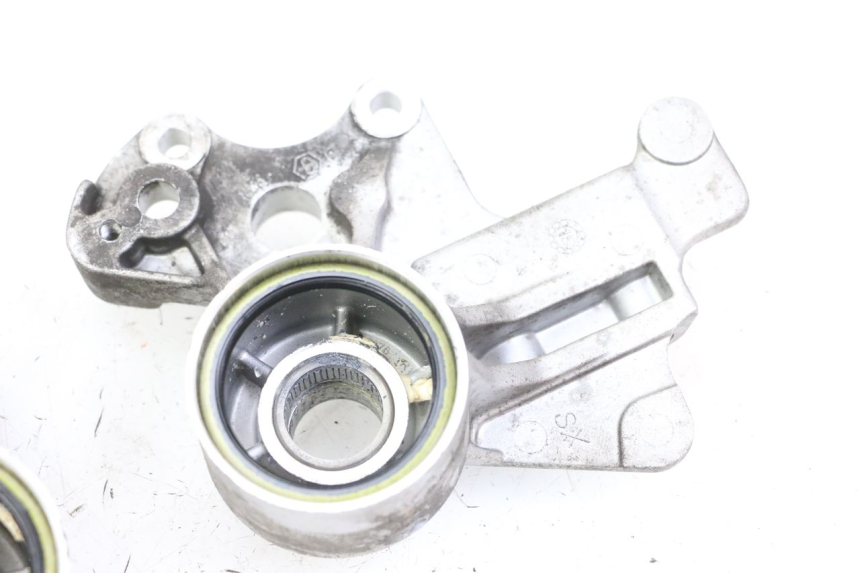 photo de FRONT CALIPER BRACKET PIAGGIO MP3 500 (2014 - 2016)