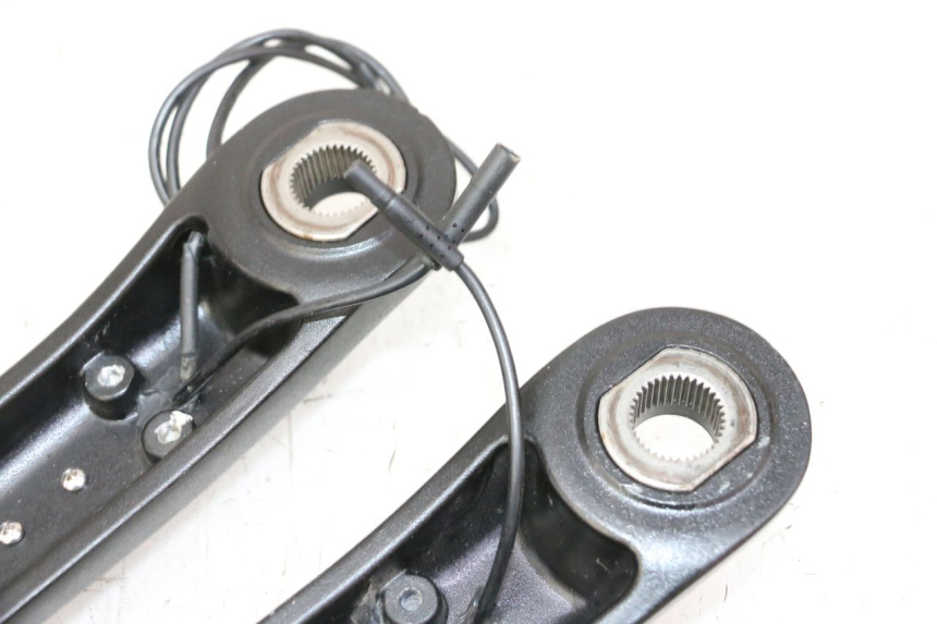 photo de FRONT BRAKE CALIPER BRACKET DUALTRON VICTOR LIMITED 1