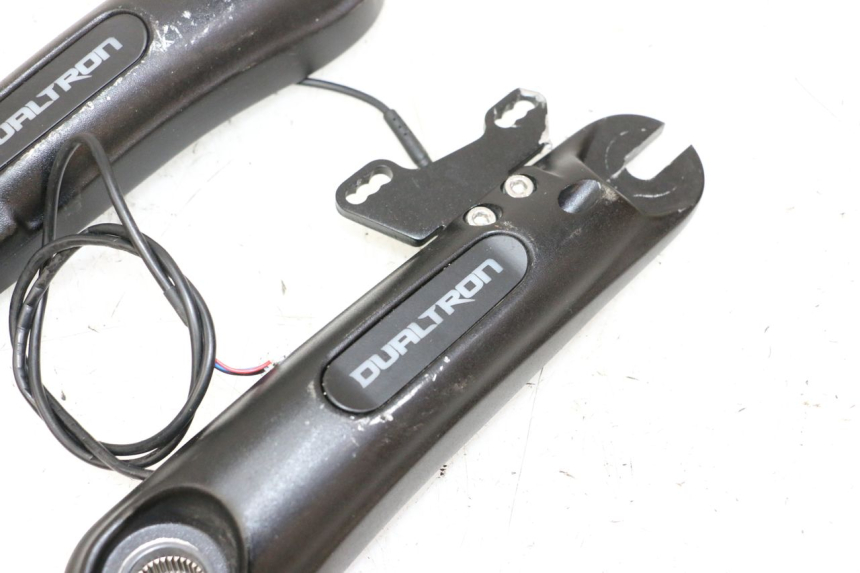 photo de FRONT BRAKE CALIPER BRACKET DUALTRON VICTOR LIMITED 1