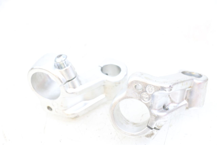 photo de HANDLEBAR SUPPORT GILERA DNA 50 (2000 - 2007)