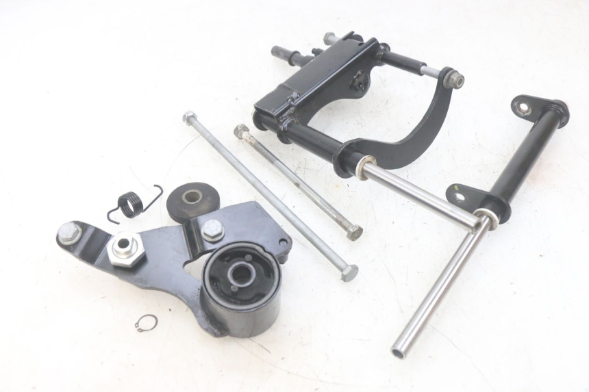 photo de ENGINE MOUNT PIAGGIO MP3 HPE 300 (2019 - 2026) - Alternative perspective