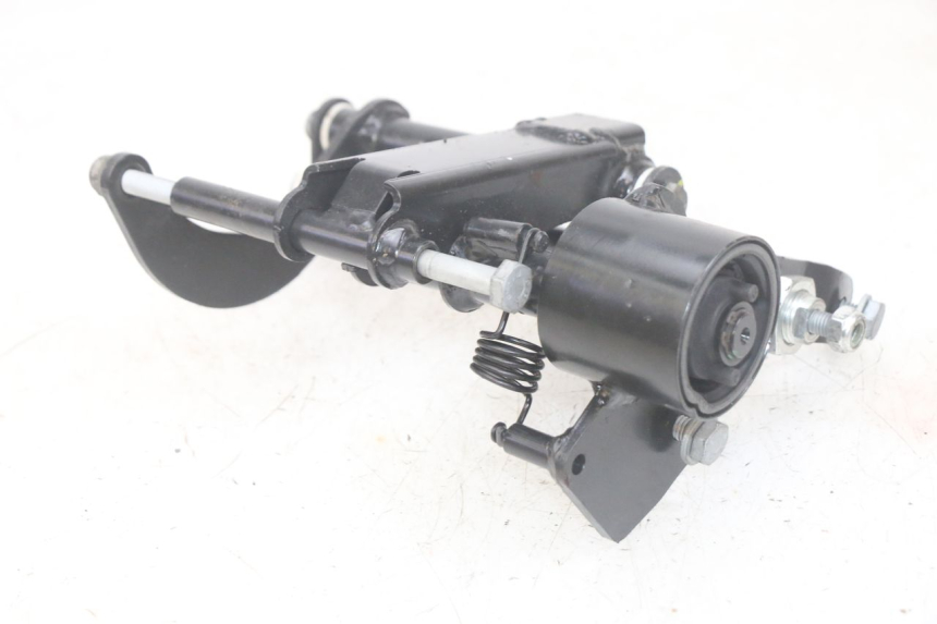 photo de ENGINE MOUNT PIAGGIO MP3 HPE 300 (2019 - 2026) - Technical close-up