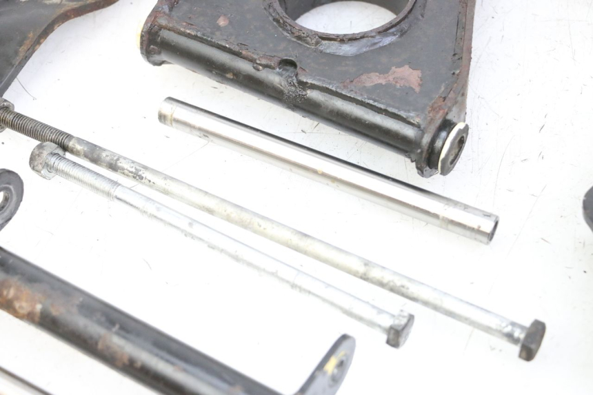 photo de ENGINE MOUNT PIAGGIO MP3 LT 400 (2007 - 2012) - Fixing points details