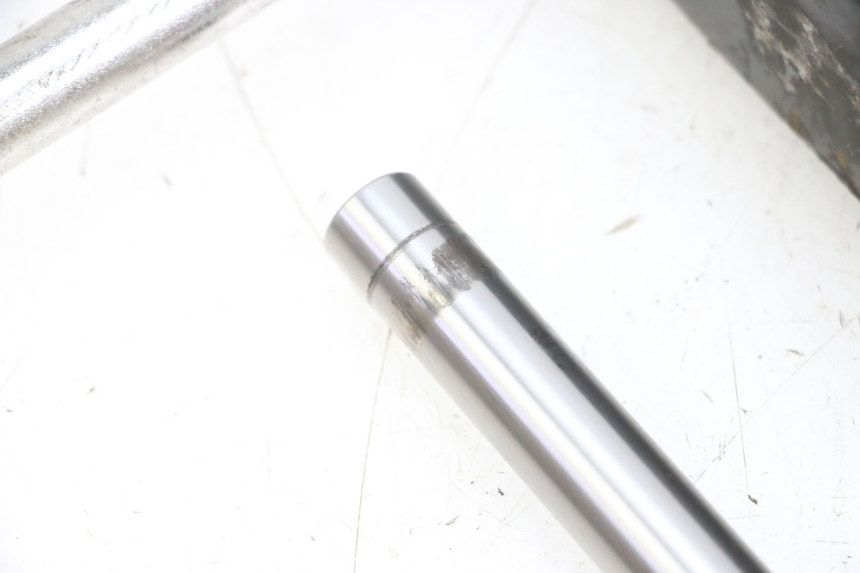 photo de ENGINE MOUNT PIAGGIO MP3 LT 400 (2007 - 2012) - Distinctive features