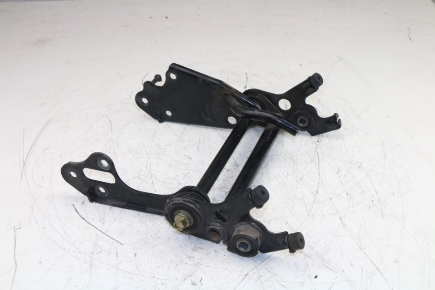photo de ENGINE MOUNT YAMAHA VITY 125 (2008 - 2013)