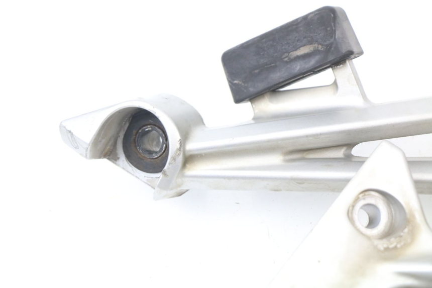 photo de EXHAUST MOUNT YAMAHA FJR ABS 1300 (2006 - 2012) - Technical close-up