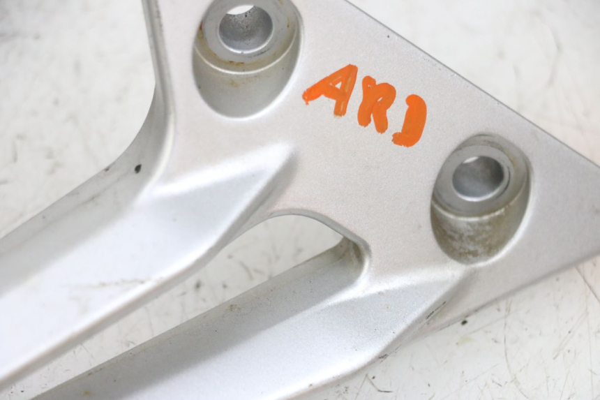 photo de EXHAUST MOUNT YAMAHA FJR ABS 1300 (2006 - 2012) - Technical close-up