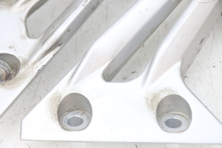 photo de EXHAUST MOUNT YAMAHA FJR ABS 1300 (2006 - 2012) - Product overview