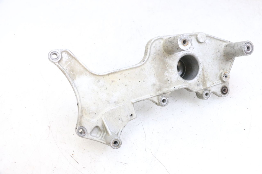 photo de EXHAUST MOUNT SYM GTS EVO 125 (2009 - 2013) - Technical close-up