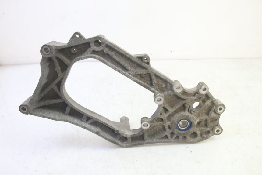 photo de EXHAUST MOUNT PIAGGIO MP3 HPE 350 (2018 - 2020) - Alternative perspective