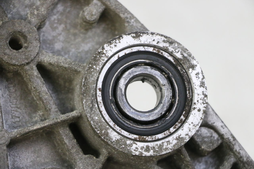 photo de EXHAUST MOUNT PEUGEOT SATELIS 125 (2013 - 2018)