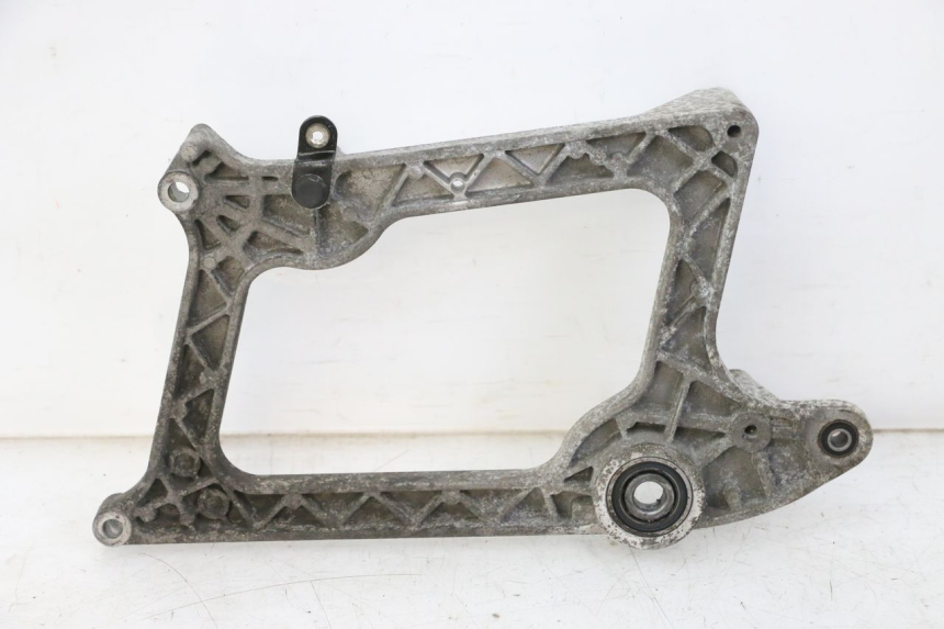 photo de EXHAUST MOUNT PEUGEOT SATELIS 125 (2013 - 2018)