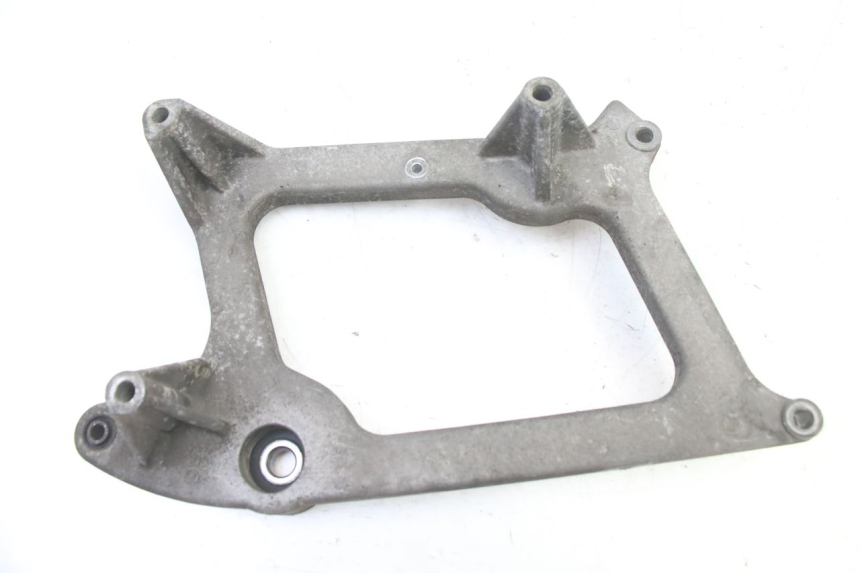 photo de EXHAUST MOUNT PEUGEOT SATELIS 125 (2013 - 2018)