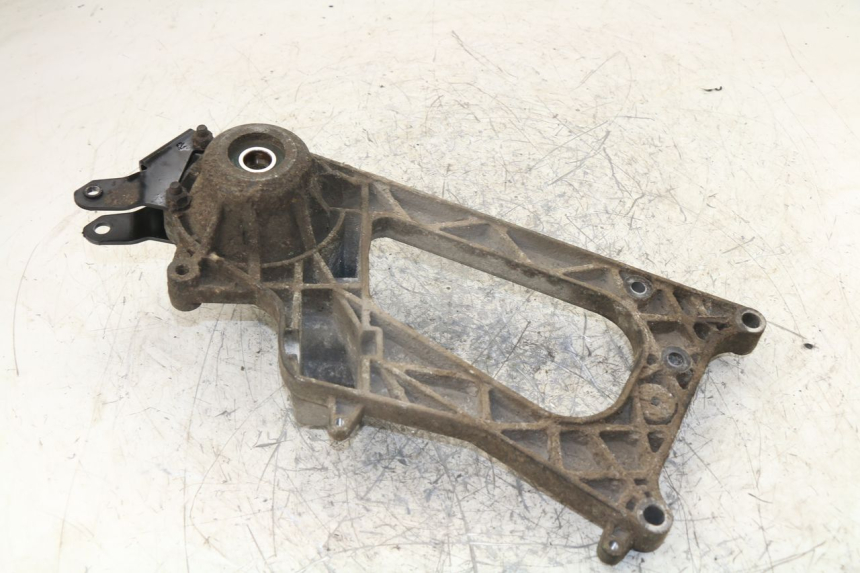 photo de EXHAUST MOUNT PEUGEOT SATELIS 400 (2007 - 2013)