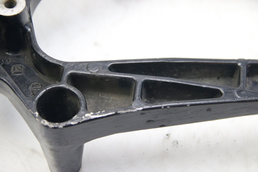 photo de POT SUPPORT SUZUKI SIXTEEN 125 (2008 - 2010)