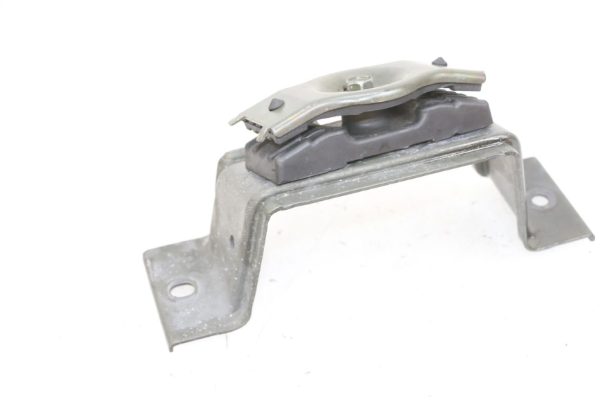 photo de FUEL TANK MOUNT SUZUKI DL V STROM 1000 (2002 - 2007) - Alternative perspective