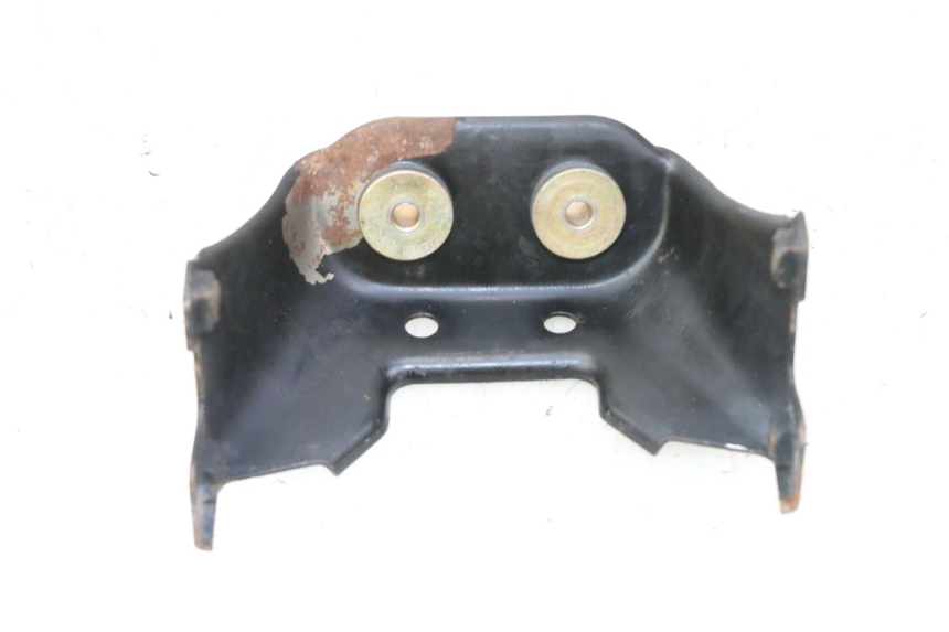 photo de FUEL TANK MOUNT TRIUMPH SPRINT 900 (1995 - 1998)
