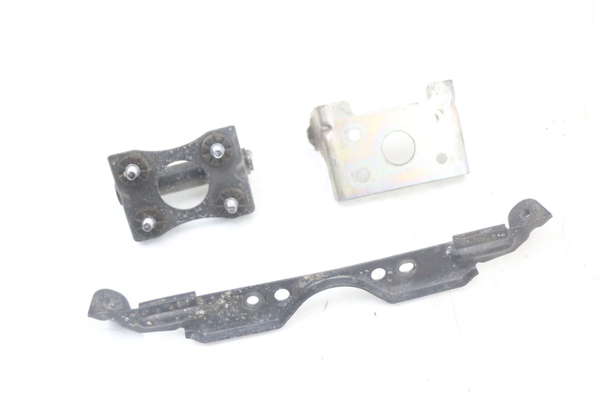 photo de FUEL TANK MOUNT SUZUKI GSR 750 (2011 - 2017)