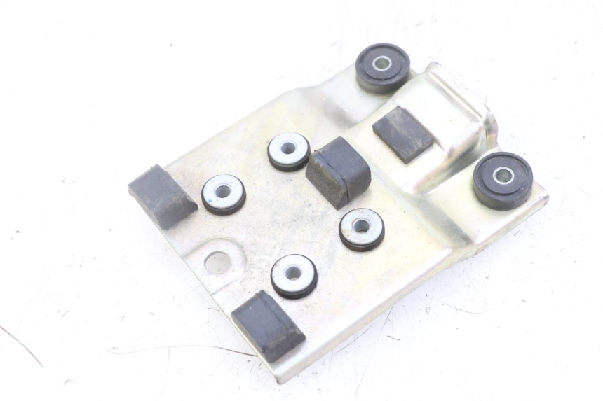 photo de FUEL TANK MOUNT SUZUKI GSX F GSXF 650 (2007 - 2015)