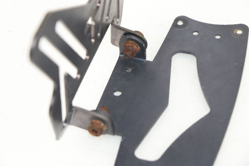 photo de NUMBER PLATE MOUNT SUZUKI GSR 750 (2011 - 2017)