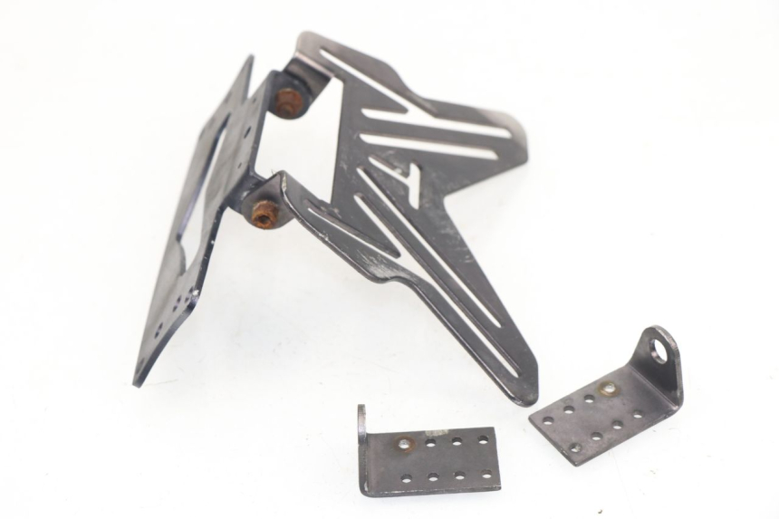 photo de NUMBER PLATE MOUNT SUZUKI GSR 750 (2011 - 2017)