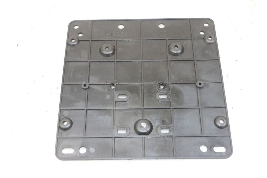 photo de LICENSE PLATE HOLDER PIAGGIO XEVO - X EVO 125 (2007 - 2016) - Component detail