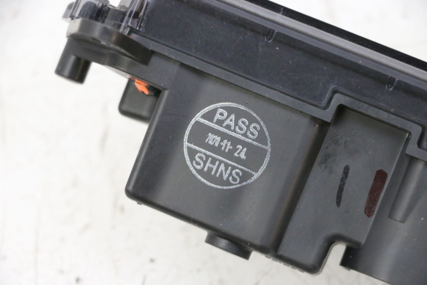 photo de INSTRUMENT PIAGGIO MP3 HPE 300 (2019 - 2026) - Technical close-up