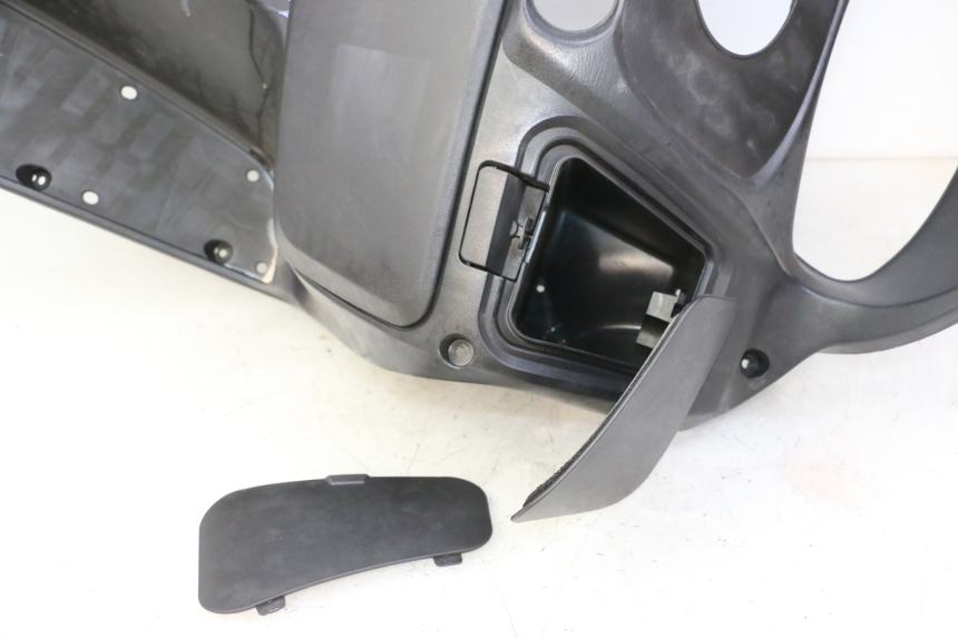 photo de INNER FAIRING SUZUKI BURGMAN 125 (2007 - 2014)