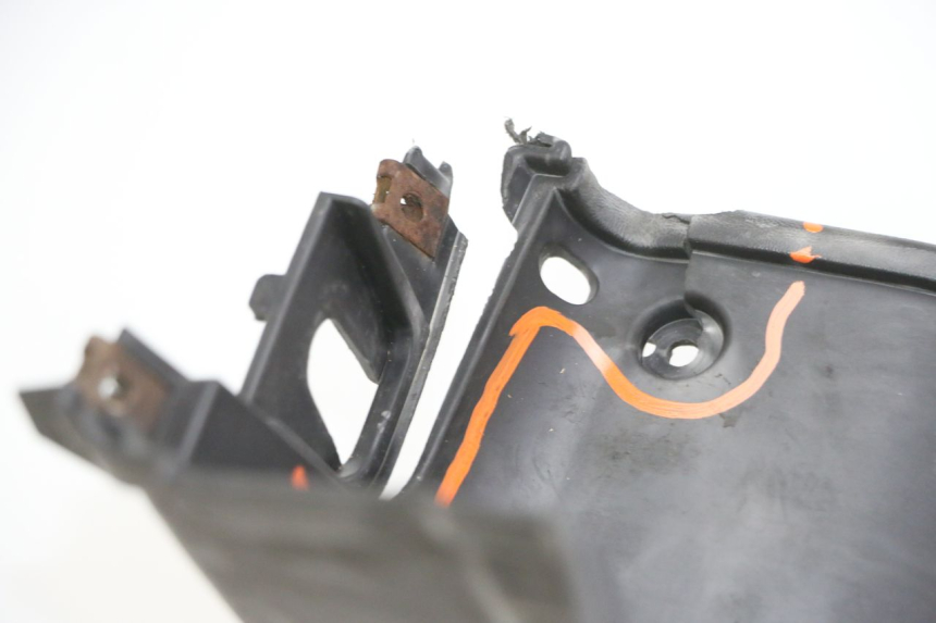 photo de INNER FAIRING SUZUKI BURGMAN 125 (2007 - 2014)