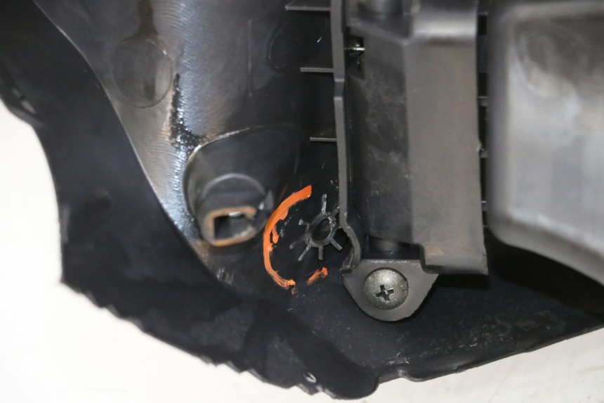 photo de INNER FAIRING SUZUKI BURGMAN 125 (2007 - 2014)