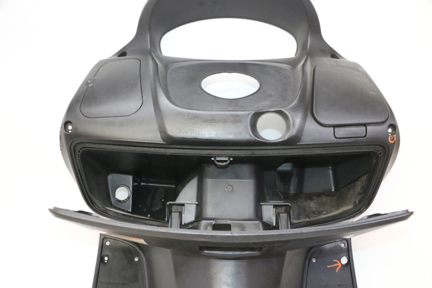 photo de INNER FAIRING SUZUKI BURGMAN 125 (2007 - 2014)