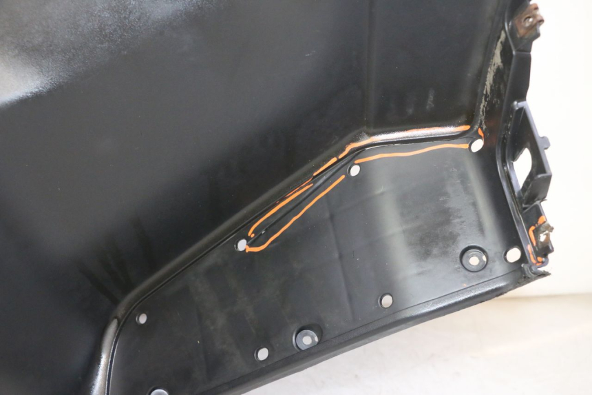 photo de INNER FAIRING SUZUKI BURGMAN 125 (2007 - 2014)