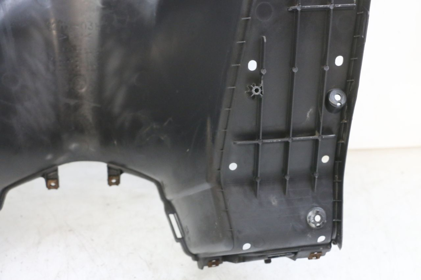 photo de INNER FAIRING SUZUKI BURGMAN 125 (2007 - 2014) - Technical close-up