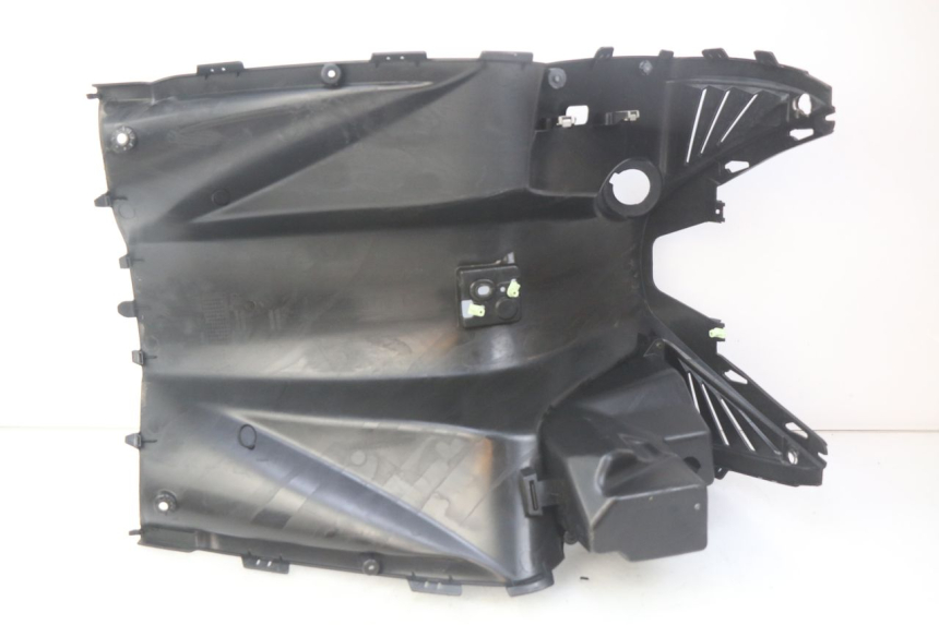 photo de INNER APRON PEUGEOT CITYSTAR 125 (2011 - 2017)