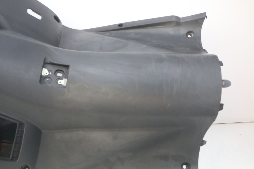 photo de INNER APRON PEUGEOT CITYSTAR 125 (2011 - 2017)