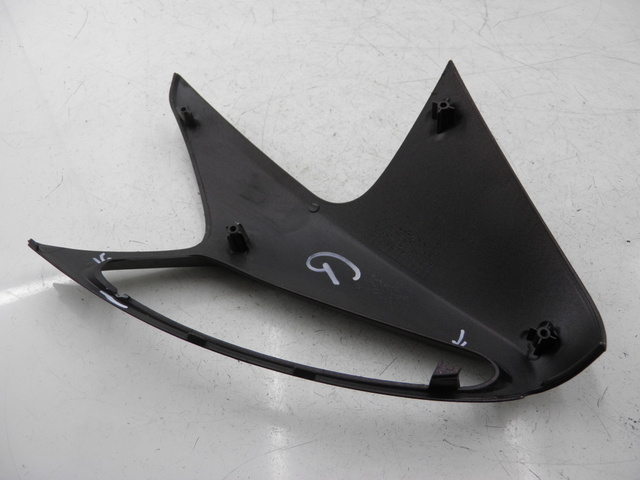 photo de LEFT INNER LEGSHIELD HONDA SH 125 (2005 - 2008) - Zoom on usage condition