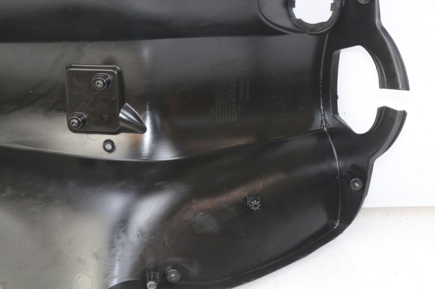 photo de INNER FAIRING PEUGEOT KISBEE 4T 50 (2018 - 2022)