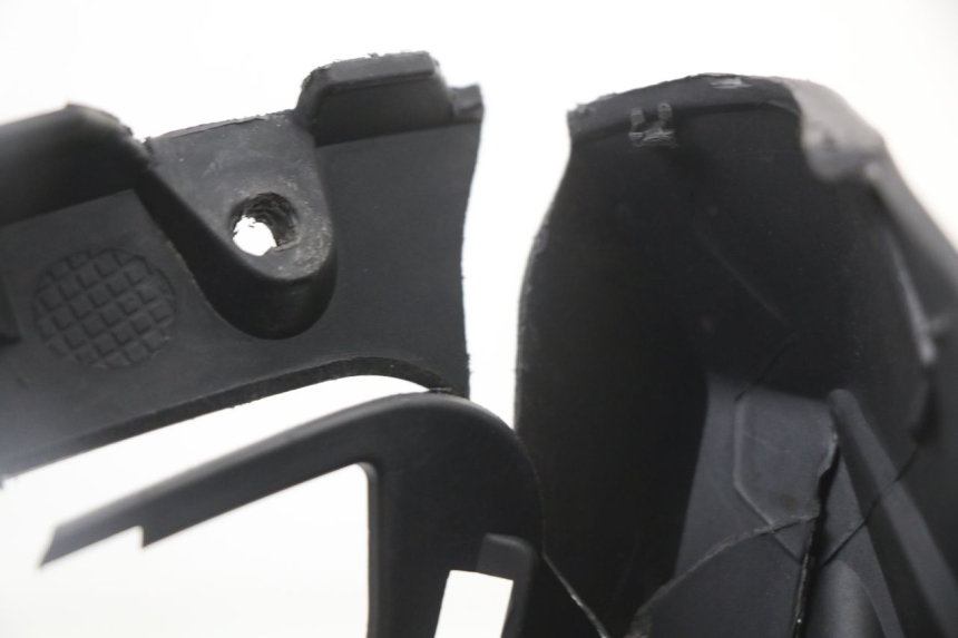 photo de INNER LEGSHIELD LONGJIA EASY MAX 125 (2020 - 2024)