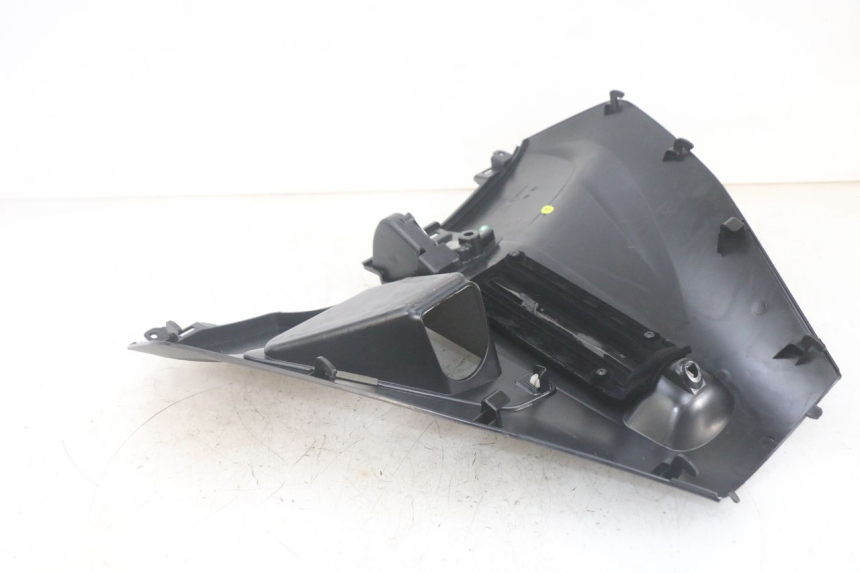 photo de INNER LEGSHIELD PIAGGIO MP3 HPE 300 (2019 - 2026) - Zoom on usage condition