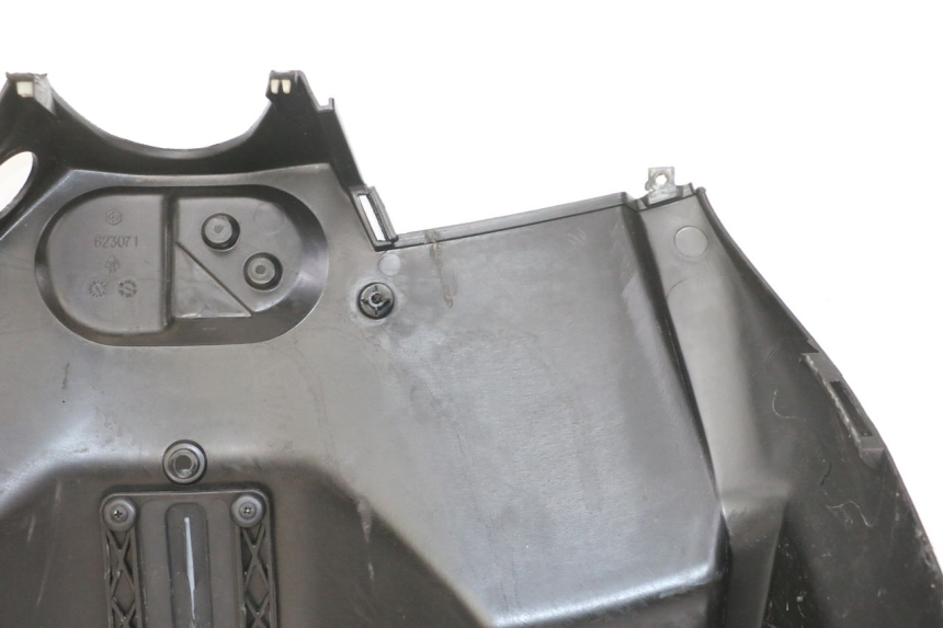 photo de INNER LEGSHIELD PIAGGIO MP3 LT 300 (2010 - 2016)