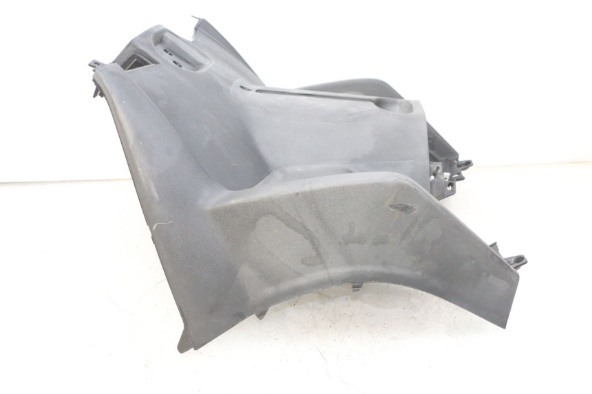 photo de INNER LEGSHIELD PIAGGIO MP3 RL 250 (2006 - 2010) - Surface and material condition
